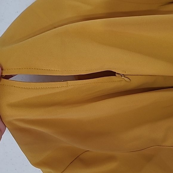 Gilli women's mustard gold 3/4 length ruffled sleeve dress size Small - Picture 5 of 11